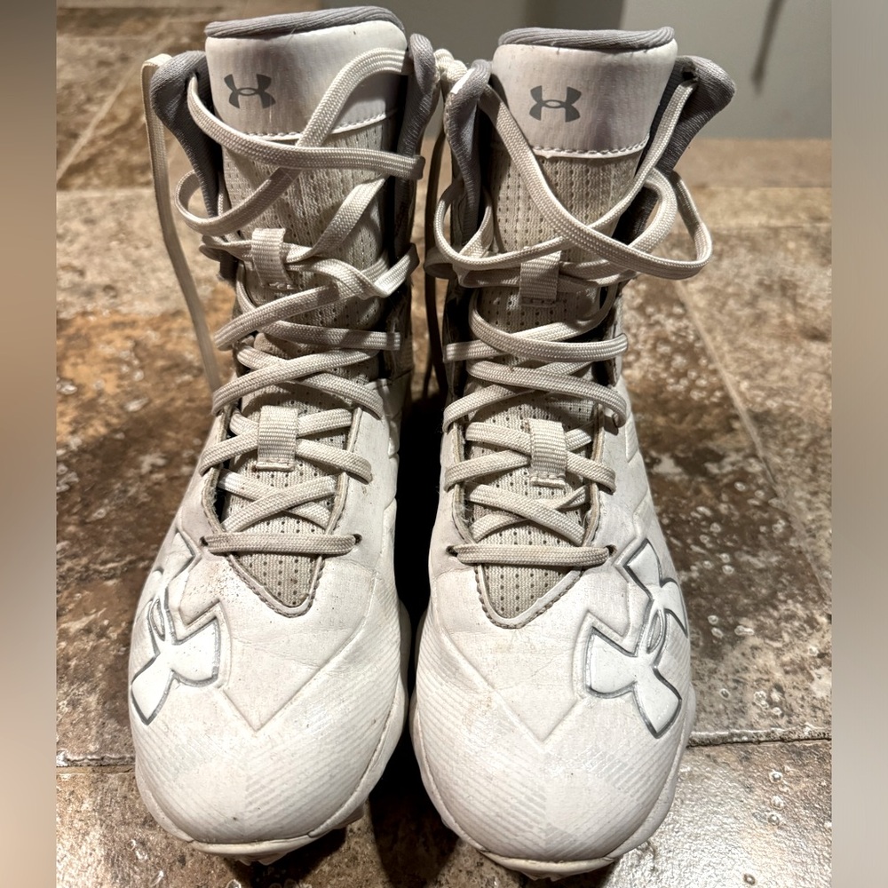 Under Armour Youth Size 3 cleats